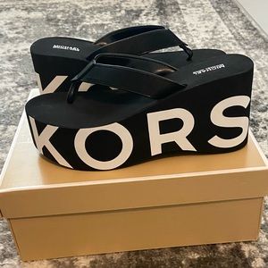 MICHAEL Michael Kors Benny Flip-Flop Wedge  3-3/4" wedge heel black size 9